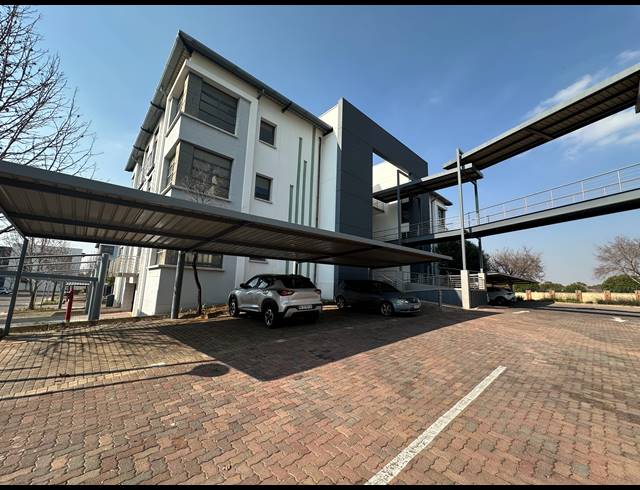 430M² OFFICE TO LET IN ECO PARK ESTATE